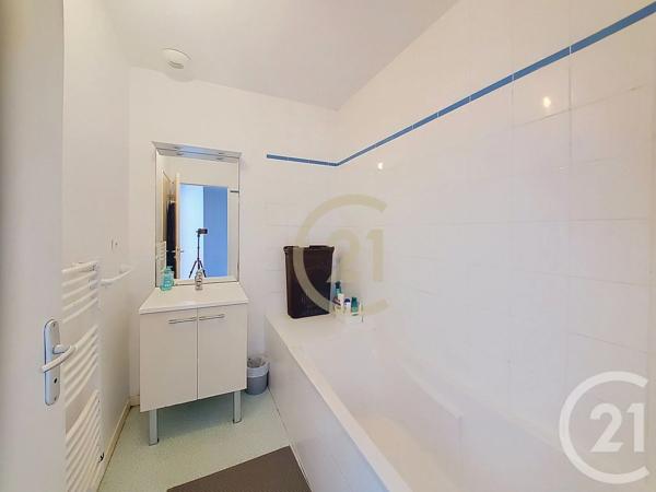 Maison à vendre  5 pièces - 121,59 m 2   LES SORINIERES  - 44