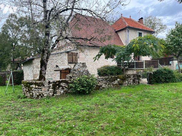 Charmante maison en pierre avec garage indépendant