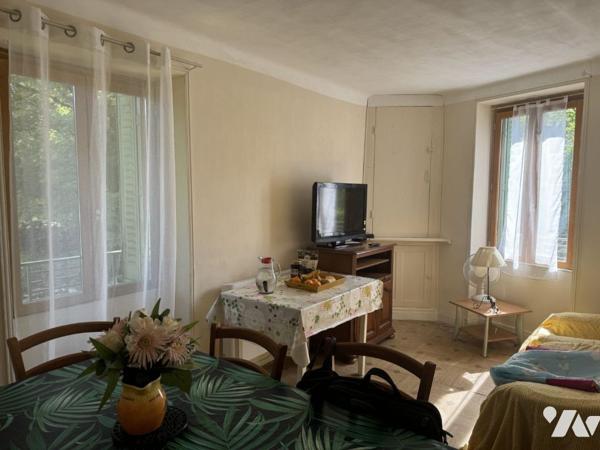 Charmante maison en pierre avec garage indépendant