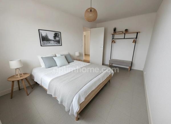 Ajustement de prix ! EXCLUSITÉ LE HAVRE A vendre Appartement avec trois chambres, cave et parking sécurisé !