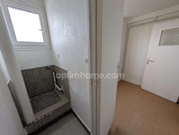 Ajustement de prix ! EXCLUSITÉ LE HAVRE A vendre Appartement avec trois chambres, cave et parking sécurisé !