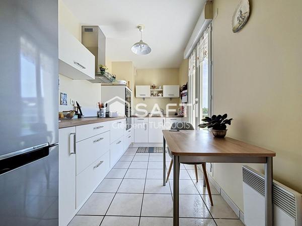Appartement T4 de 96 m² avec terrasse, garage et parking dans résidence recherchée