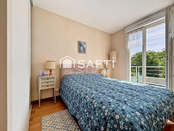 Appartement T4 de 96 m² avec terrasse, garage et parking dans résidence recherchée