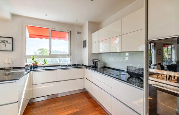 Appartement à vendre 5 pièces SURESNES (92)