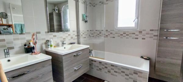 MAISON RECENTE DE 4 CHAMBRES