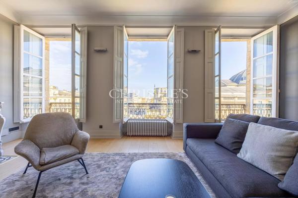 Bordeaux  – Place de la Comédie – appartement avec terrasse et ascenseur
