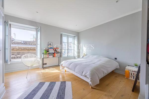 Bordeaux  – Place de la Comédie – appartement avec terrasse et ascenseur