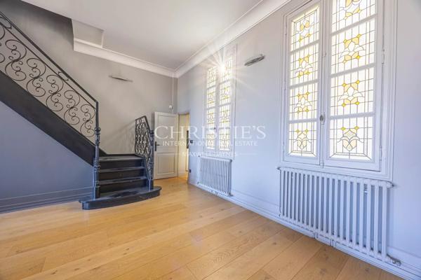 Bordeaux  – Place de la Comédie – appartement avec terrasse et ascenseur