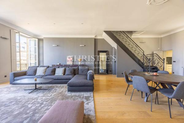 Bordeaux  – Place de la Comédie – appartement avec terrasse et ascenseur