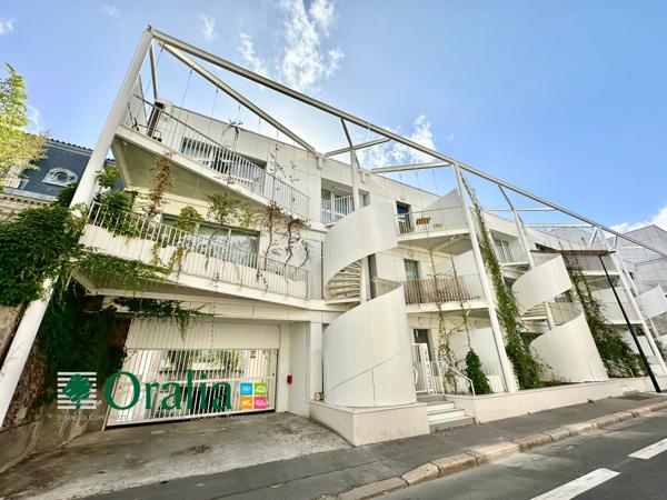 Parking · Location Bordeaux (33000)