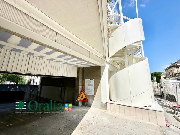 Parking · Location Bordeaux (33000)
