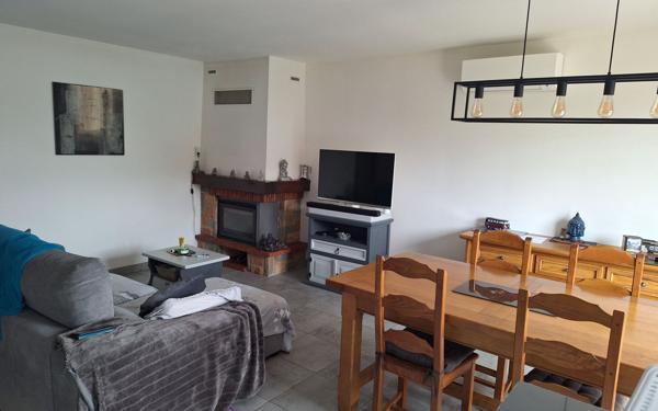 Maison à vendre    4 pièces •  Saint-Hilaire-de-Court