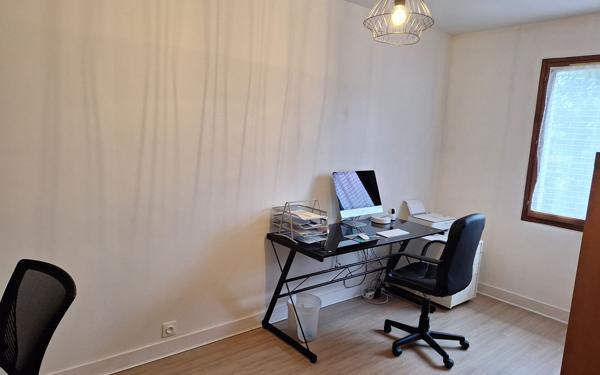 Maison à vendre    4 pièces •  Saint-Hilaire-de-Court