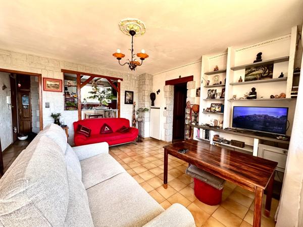 MARSEILLE 9ᵉ – T3 de 60 m² avec terrasse, loggia et cave – Résidence Beauvalon Pinède.