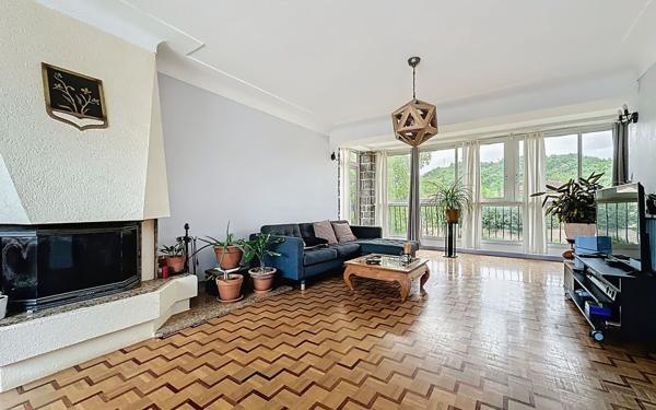 Maison à vendre    6 pièces • 217 m2 Cébazat