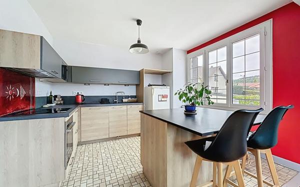 Maison à vendre    6 pièces • 217 m2 Cébazat