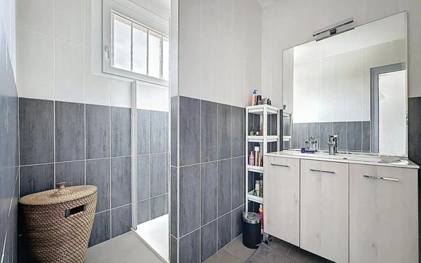 Maison à vendre    6 pièces • 217 m2 Cébazat