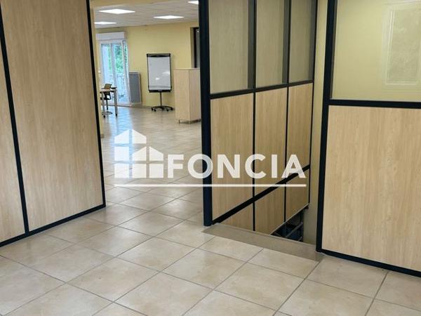 Location Local commercial 3 pièces 92.5 m² - 7 ROUTE DE LAON Presles-et-thierny 02860