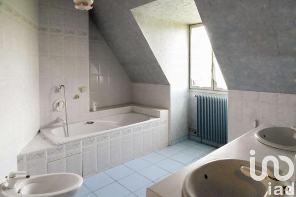 Maison traditionnelle 8 pièces de 206 m² à Feytiat (87220)