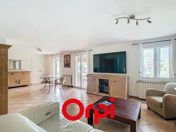 Maison à vendre    5 pièces • 171,16 m2 Signes