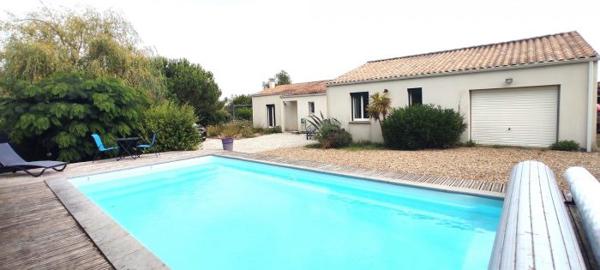 CONTEMPORAINE AVEC PISCINE