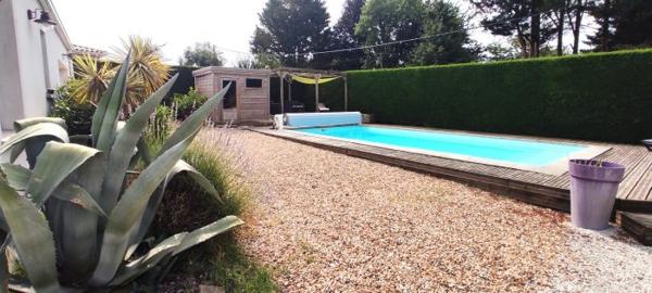 CONTEMPORAINE AVEC PISCINE