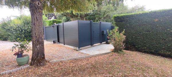 CONTEMPORAINE AVEC PISCINE