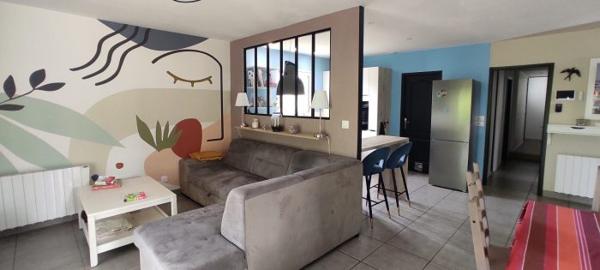 CONTEMPORAINE AVEC PISCINE