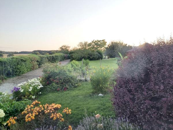 MAISON À VENDRE À LOCHE SUR INDROIS (INDRE-ET-LOIRE)
