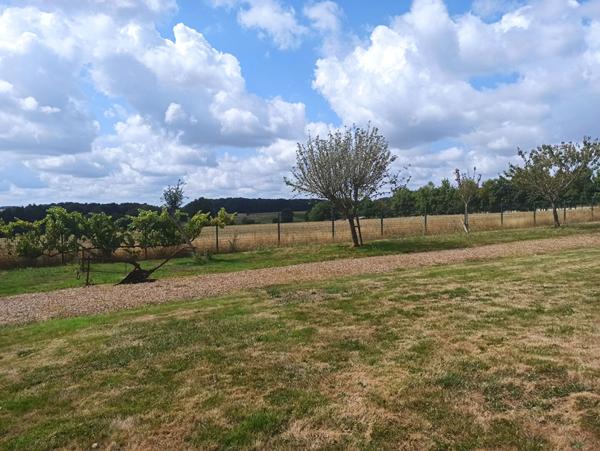 MAISON À VENDRE À LOCHE SUR INDROIS (INDRE-ET-LOIRE)