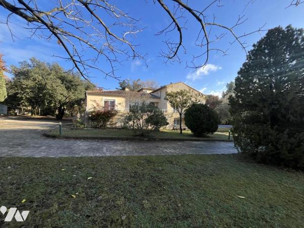 AU SUD DE MONTELIMAR, VILLA F6 D'ENV. 188 M2 