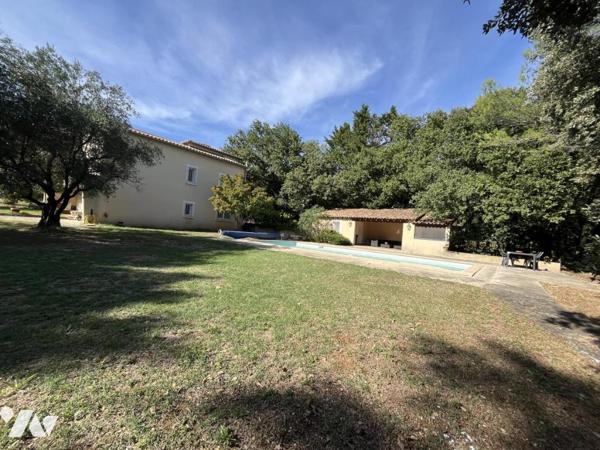 AU SUD DE MONTELIMAR, VILLA F6 D'ENV. 188 M2 