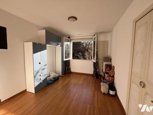 AU SUD DE MONTELIMAR, VILLA F6 D'ENV. 188 M2 