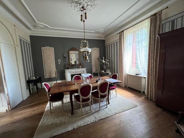 Maison de maître La Coquille 13 pièce(s) 400 m2