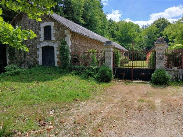 Maison de maître La Coquille 13 pièce(s) 400 m2