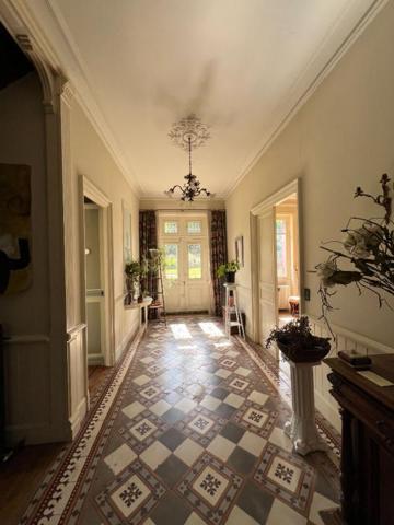 Maison de maître La Coquille 13 pièce(s) 400 m2