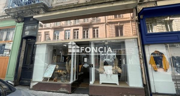 Location Local commercial 60.99 m² - Saint-étienne 42000