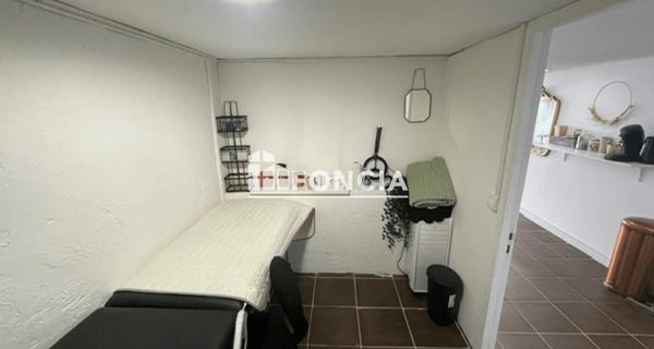 Location Local commercial 60.99 m² - Saint-étienne 42000