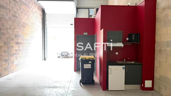 Local Commercial de 83 m² dans parc sécurisé