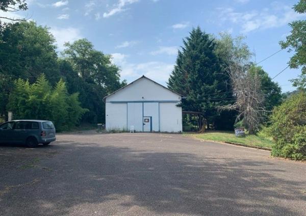 A vendre : Local/Entrepôt de 220 m2 plus une maison de 90m2 TERRASSON LA VILLEDIEU (24)