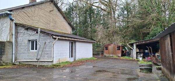 A vendre : Local/Entrepôt de 220 m2 plus une maison de 90m2 TERRASSON LA VILLEDIEU (24)