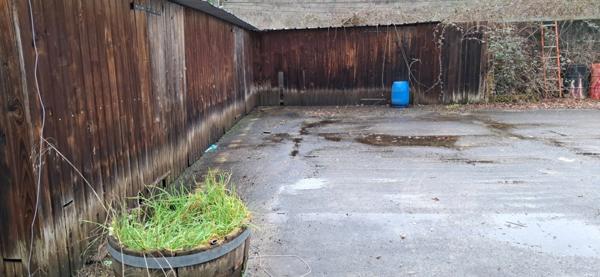 A vendre : Local/Entrepôt de 220 m2 plus une maison de 90m2 TERRASSON LA VILLEDIEU (24)