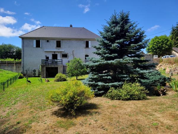 Maison entièrment rénovée sur terrain clos et arboré