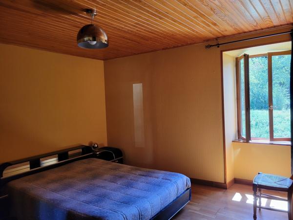 Maison entièrment rénovée sur terrain clos et arboré
