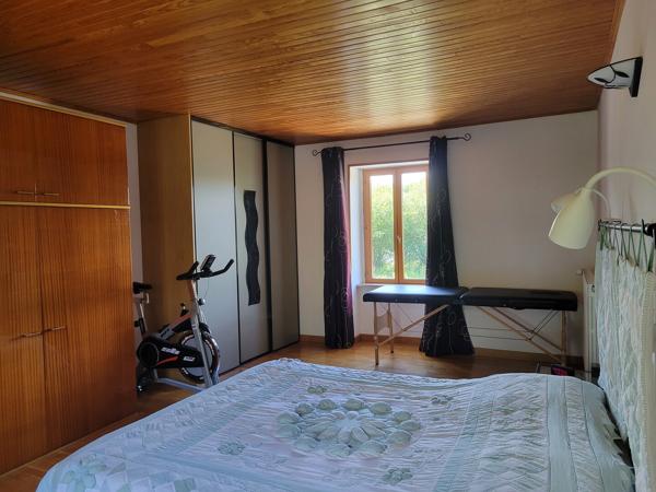Maison entièrment rénovée sur terrain clos et arboré