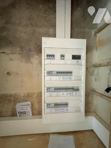 MARCIAC (32) Ensemble comprenant, un local commercial (loué) un local restaurant, un appartement.