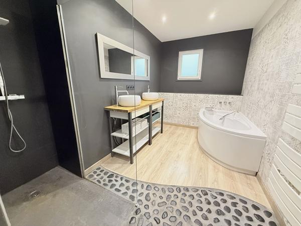 Maison La Baconniere 6 pièce(s) 107.32 m2