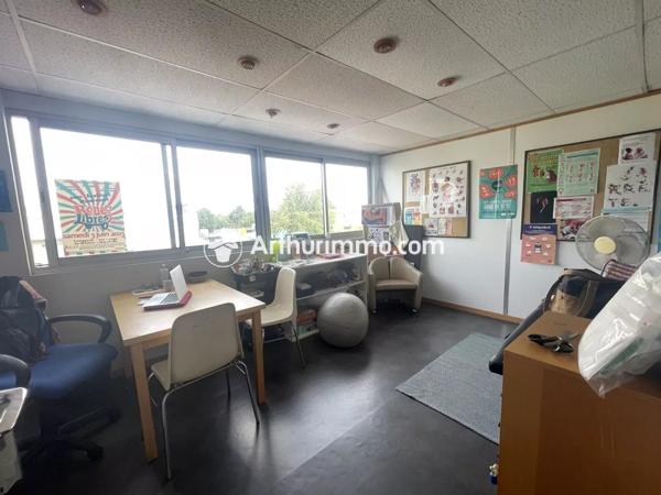 Location Local commercial 6 pièces 156 m2 à Lisses