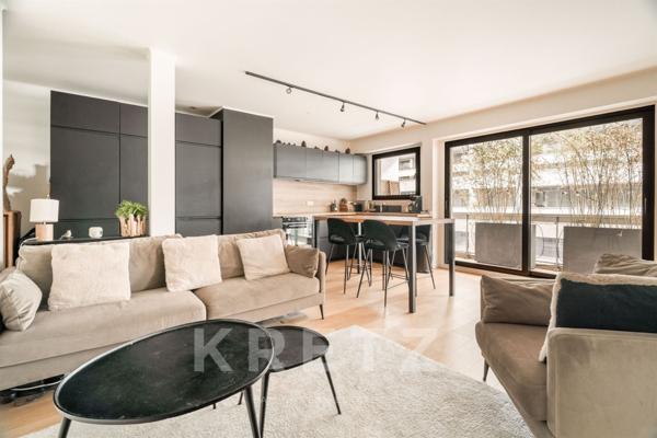 Paris 7ème - Rue Saint-Dominique - Balcon - Lumineux - Calme - Excellent état