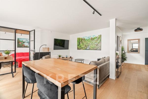 Paris 7ème - Rue Saint-Dominique - Balcon - Lumineux - Calme - Excellent état